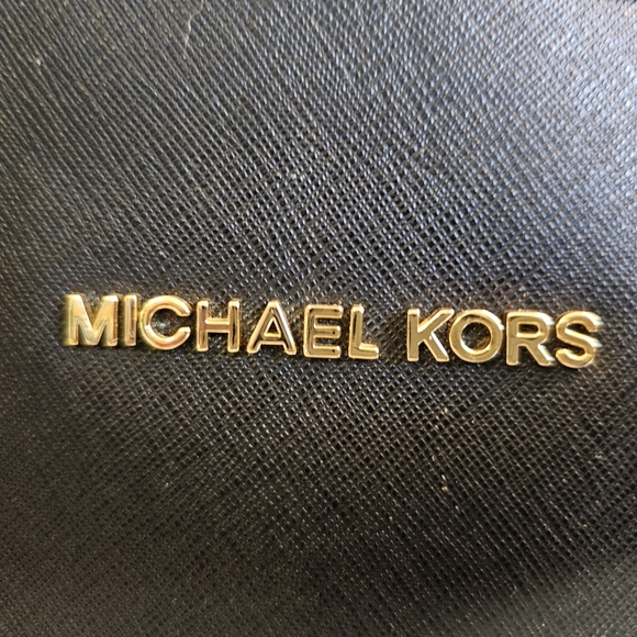 EUC Michael Kors Black Jet Set Large Saffiano Leather Tote - Picture 4 of 10